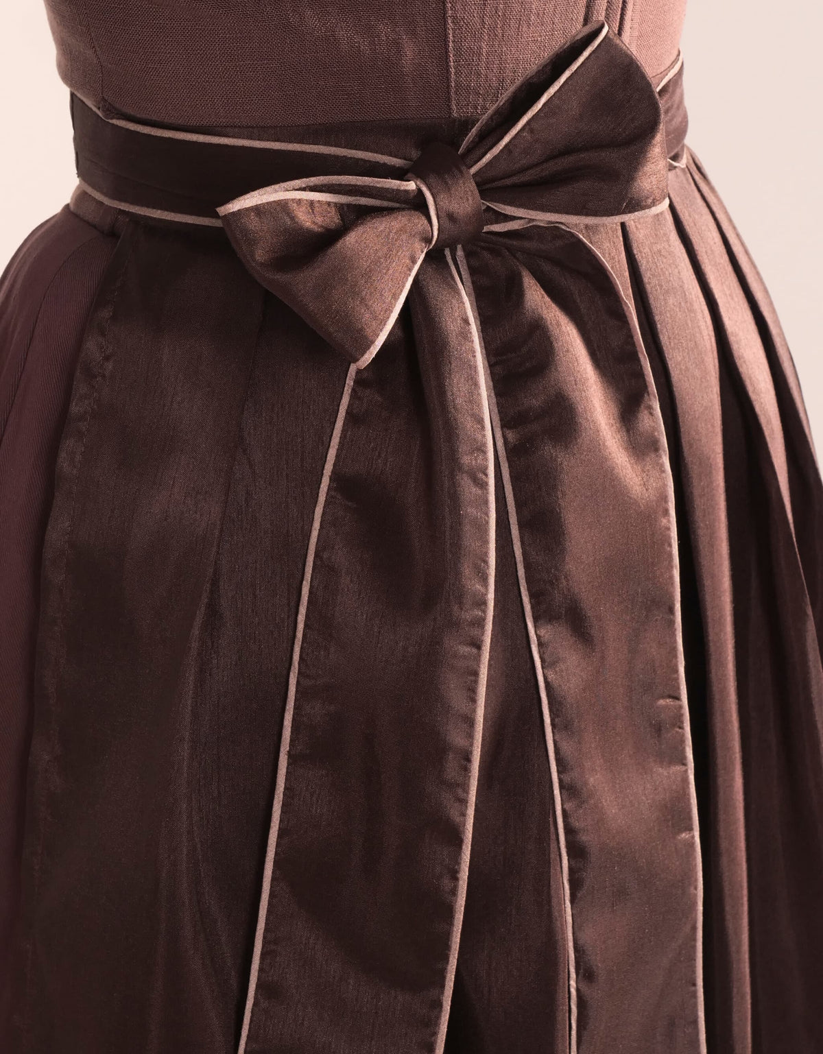 Dirndl HASELNUSS